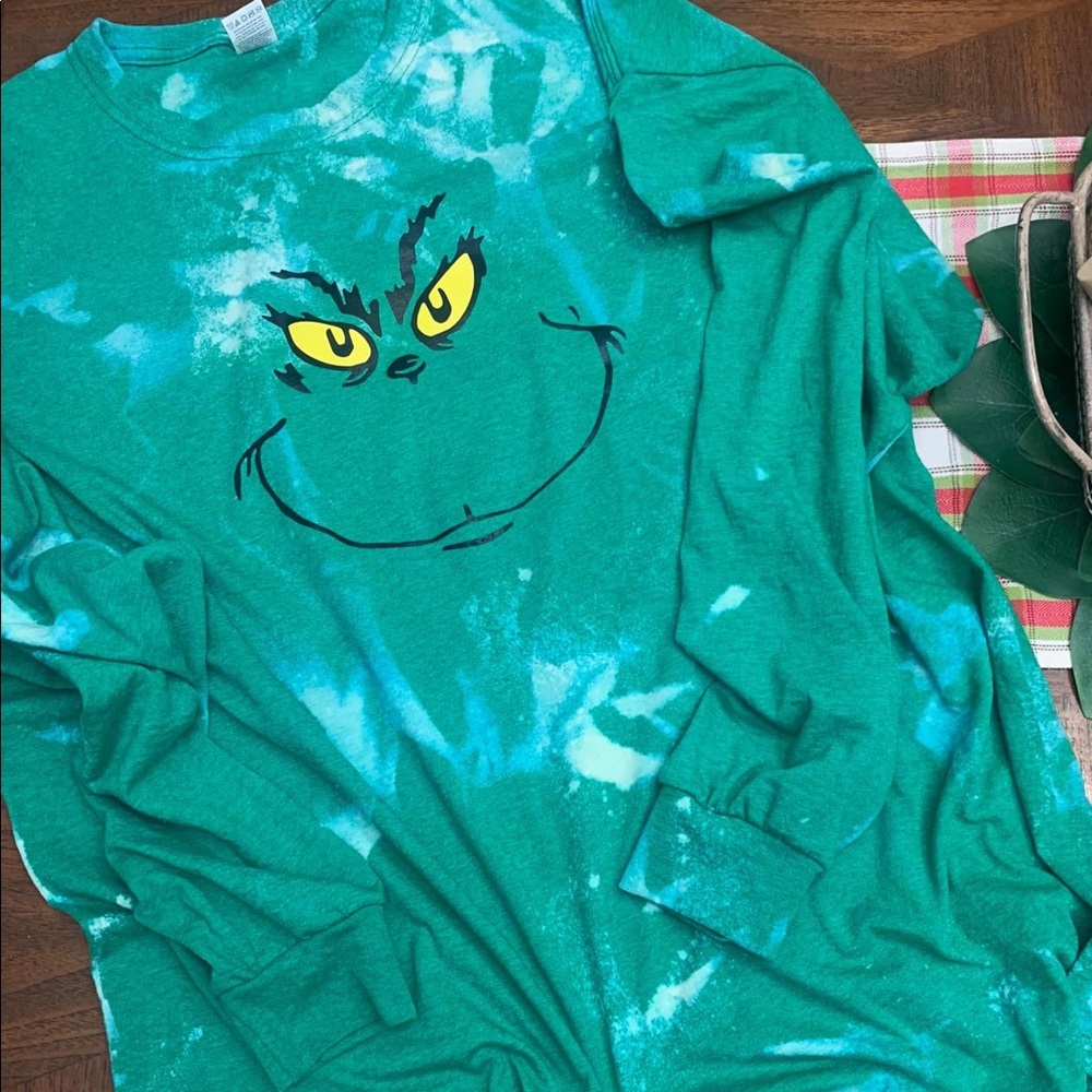 Grinch tee